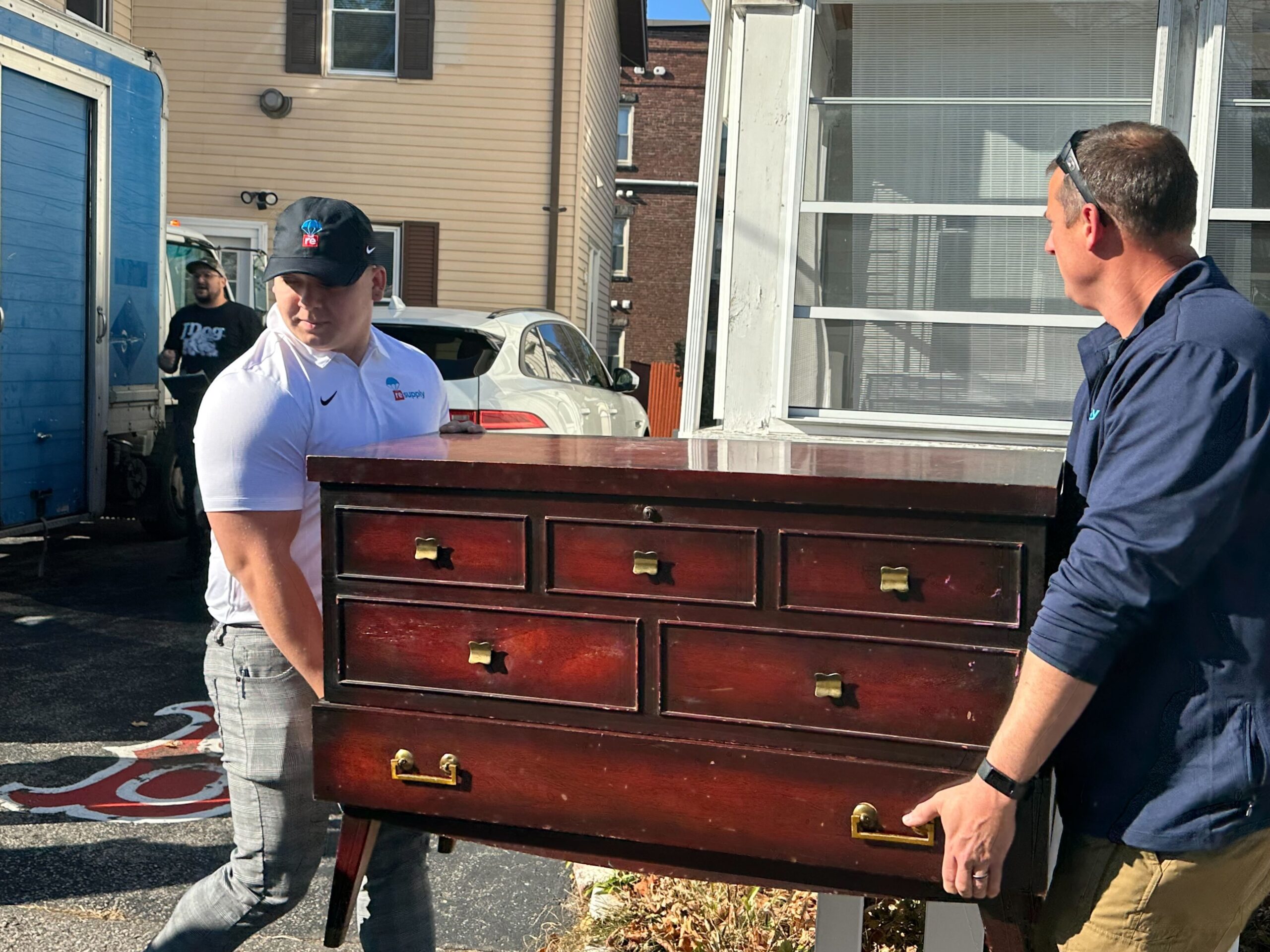 Resupply Team. Best 24-48hr Furniture & Home Goods Donation Pickup. Veteran owned.